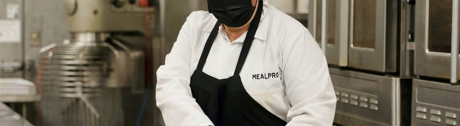 Georgia chef practicing safe food handling
